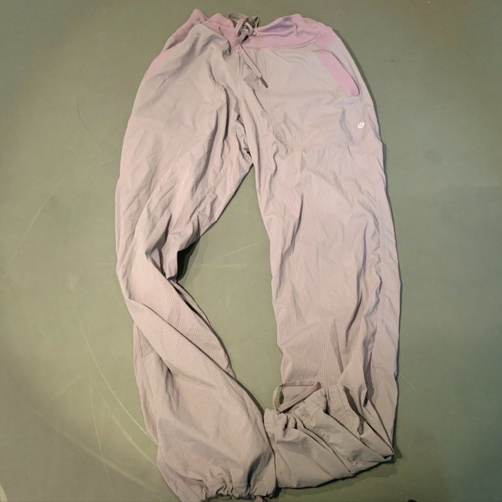Lululemon Dance Studio Pant lavender, Size 6